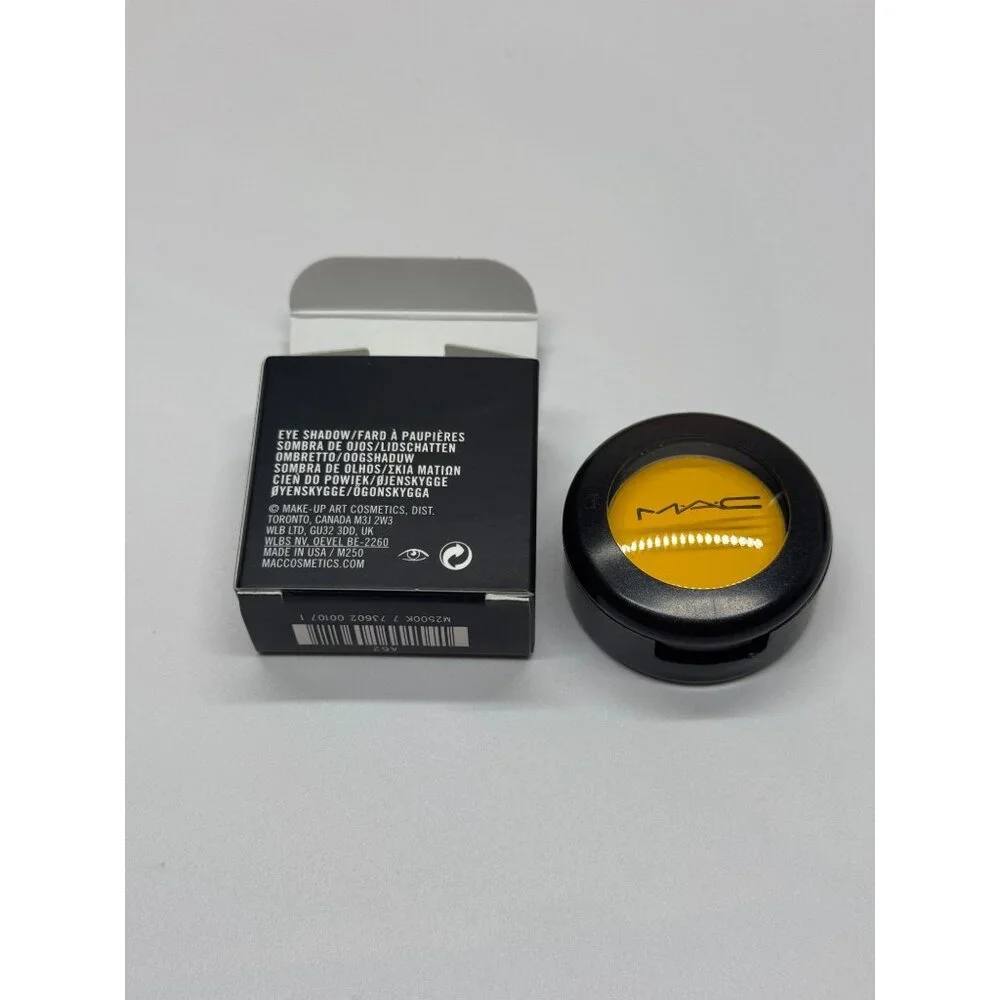 MAC Eye Shadow Matte Chrome Yellow